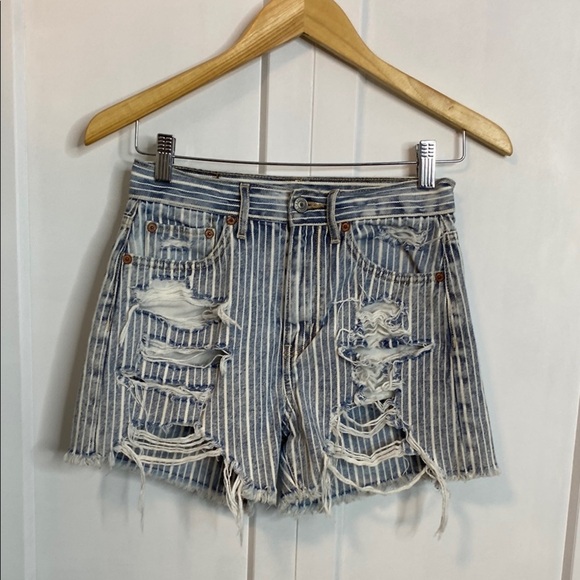 💚 American Eagle | 90s Boyfriend Striped Distressed Denim Shorts - 00 - Picture 1 of 7
